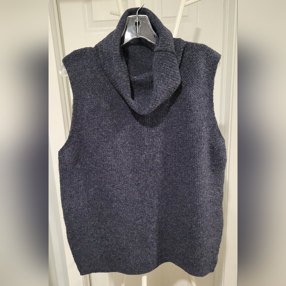 Community Sleeveless Knit Sweater Size L